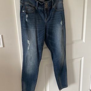 Never been worn Torrid distressed Jegging in size 12Regular
